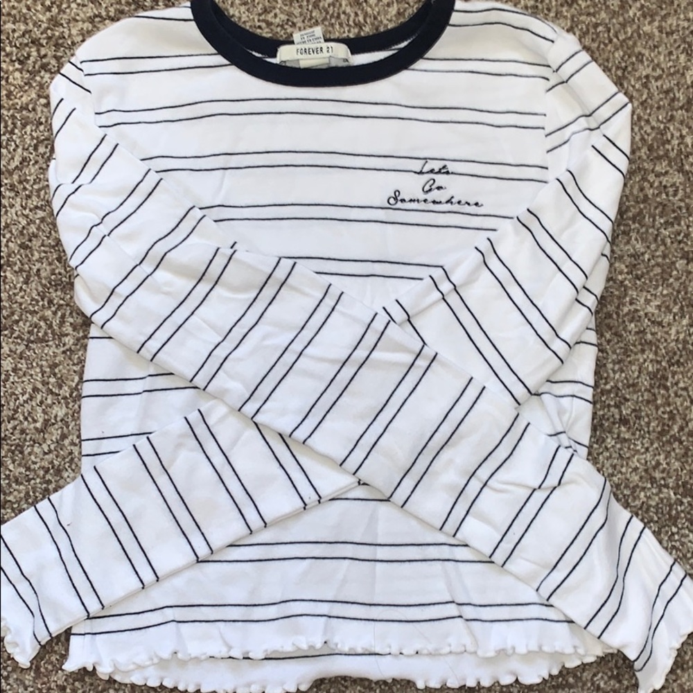 Forever 21 long sleeve worn once!Smoke free home💚